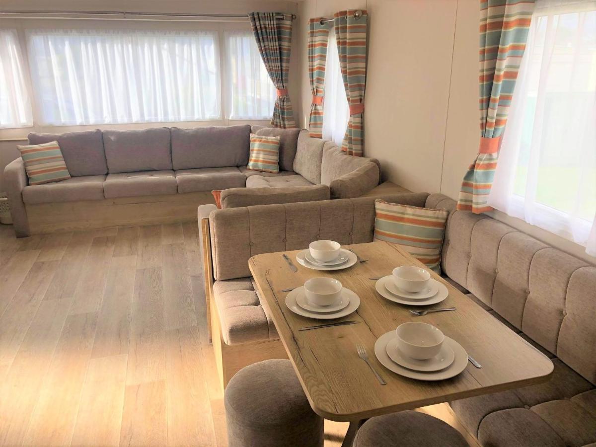 Cedar Deluxe Holiday Home 채플 세인트 레오나즈 외부 사진