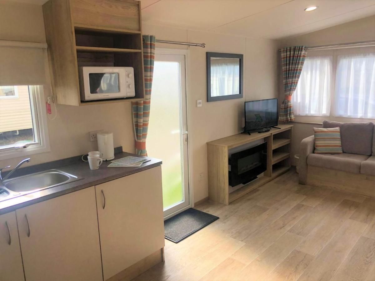 Cedar Deluxe Holiday Home 채플 세인트 레오나즈 외부 사진
