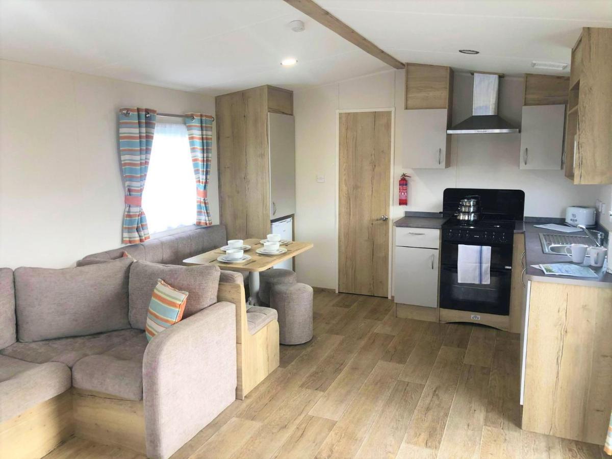 Cedar Deluxe Holiday Home 채플 세인트 레오나즈 외부 사진